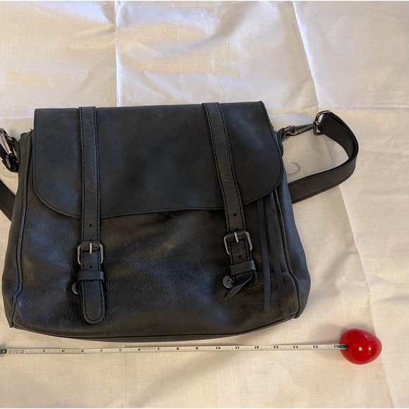 ROOTS satchel—pristine used condition - Picture 1 of 6